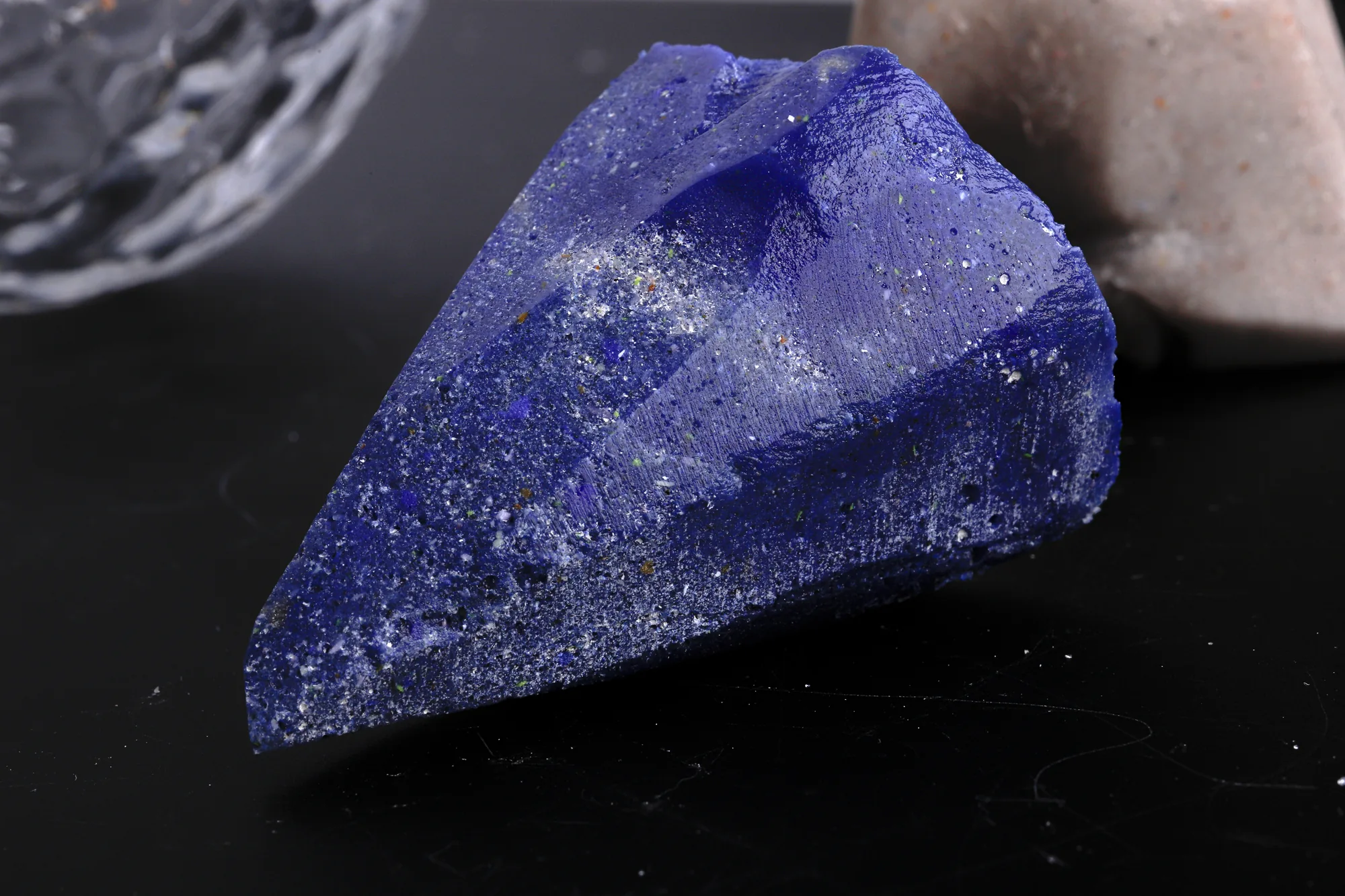 noosfera-barbora-tydlitatova-trash-gems-3-varianta-2